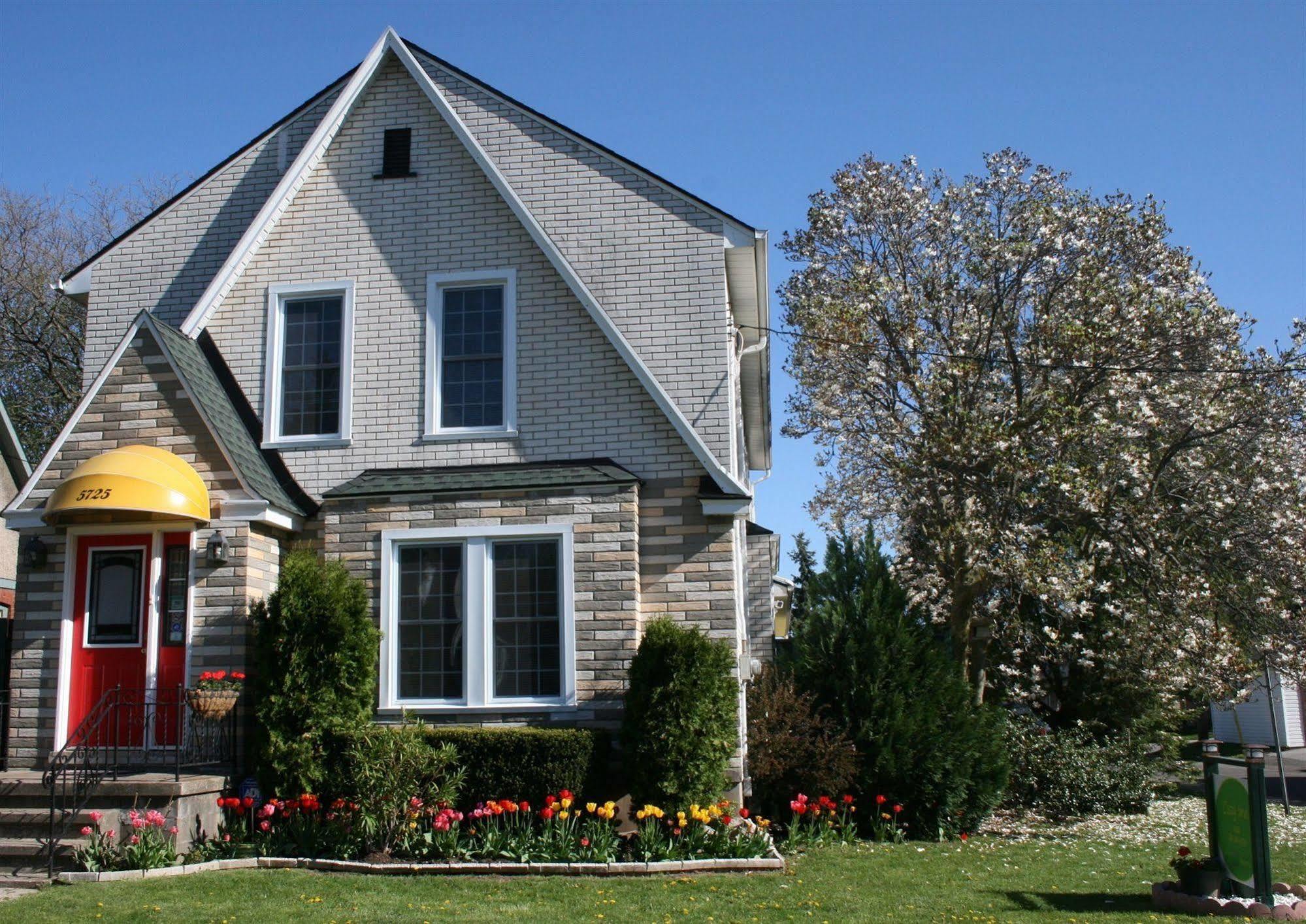 Bed & Breakfast Cozy House