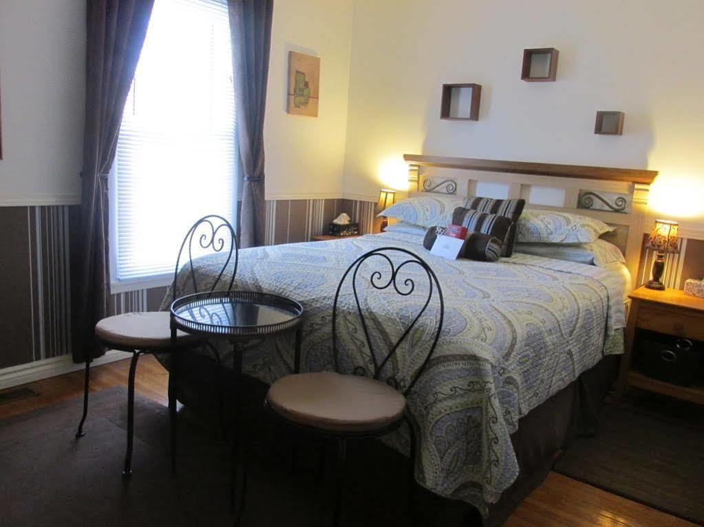 Cozy House Bed & Breakfast Niagara Falls