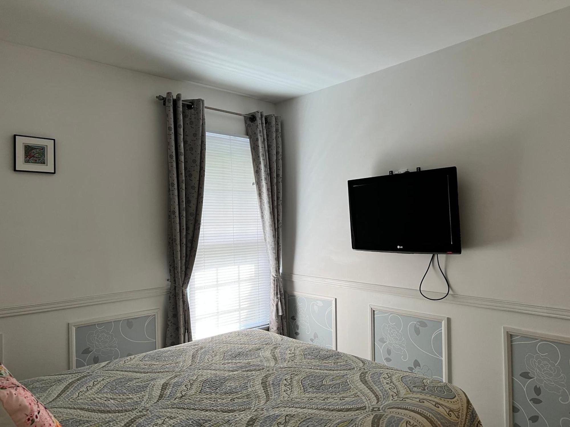 Cozy House Bed & Breakfast Niagara Falls