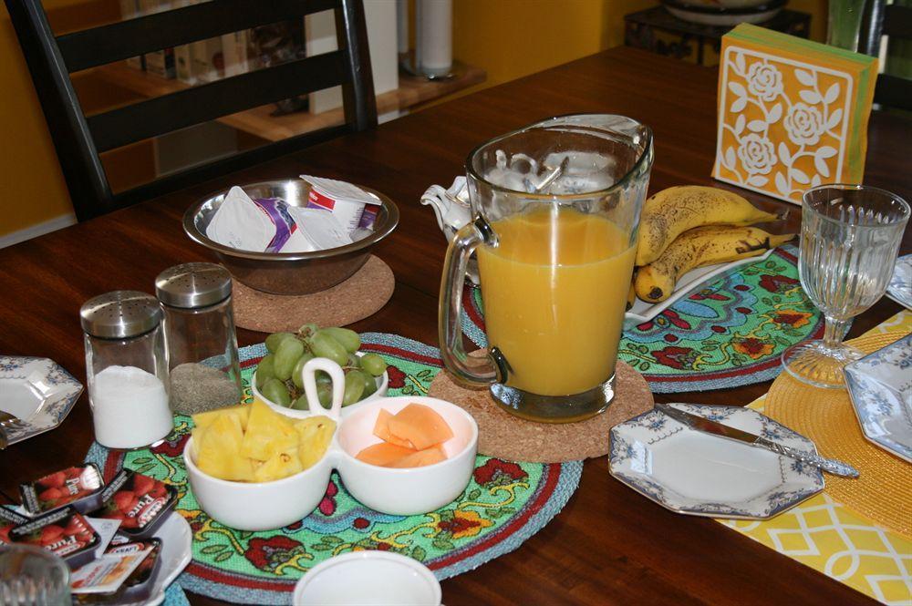 Bed & Breakfast Cozy House