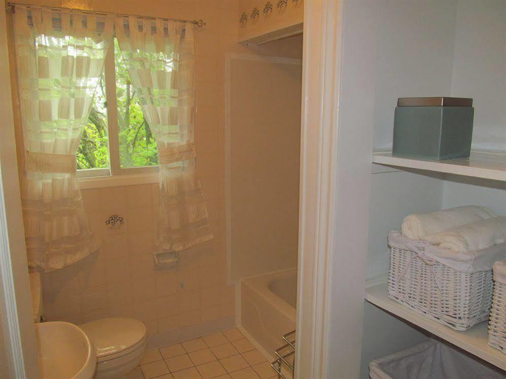 Bed & Breakfast Cozy House Niagara Falls